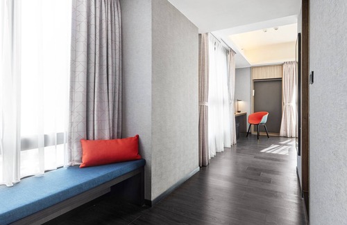 Yancheng District Hotel | Holiday Inn Express Kaohsiung Love River, an IHG Hotel