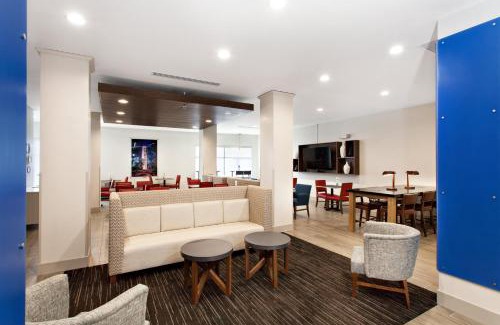 Lake Wales Hotel | Holiday Inn Express Lake Wales North-Winter Haven by IHG