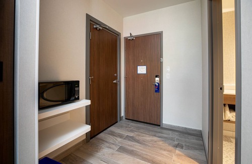 South Lethbridge Hotel | Holiday Inn Express Lethbridge Southeast by IHG