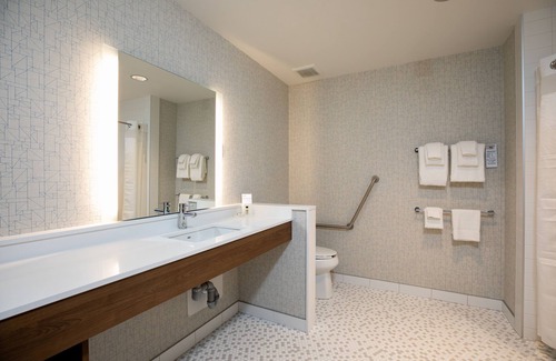 South Lethbridge Hotel | Holiday Inn Express Lethbridge Southeast by IHG