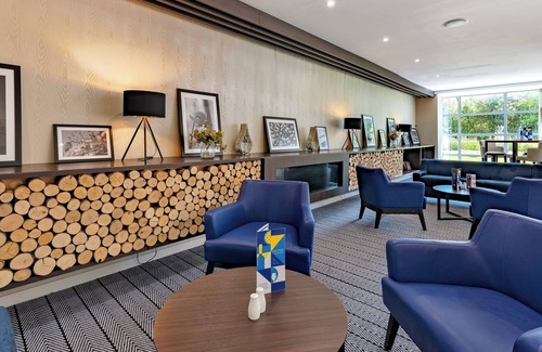 Leigh Hotel | Holiday Inn Express Leigh - Sports Village by IHG