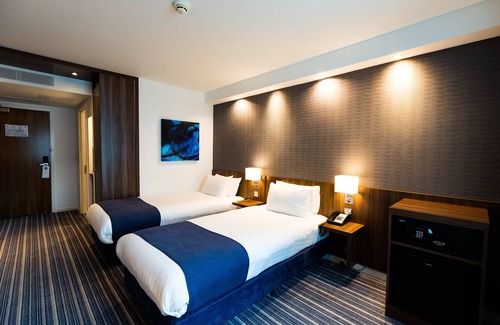 George Green Hotel | Holiday Inn Express London Heathrow T5 by IHG