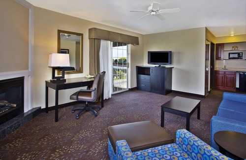 Mackinaw City Hotel | Holiday Inn Express Mackinaw City by IHG