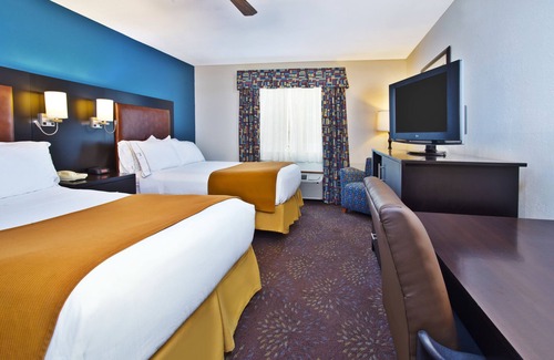 Mackinaw City Hotel | Holiday Inn Express Mackinaw City by IHG