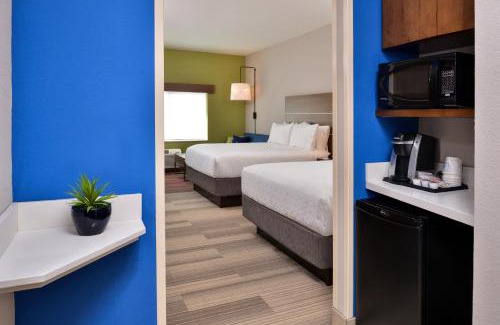 Melbourne Hotel | Holiday Inn Express Melbourne West by IHG