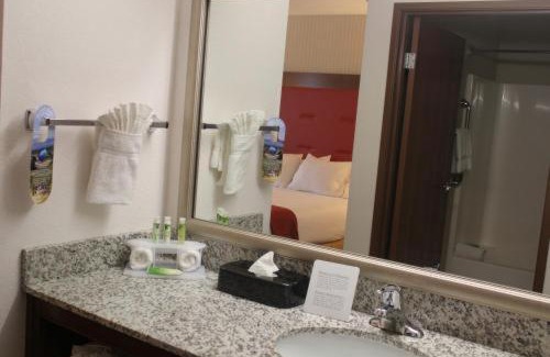 Milford Hotel | Holiday Inn Express Milford by IHG