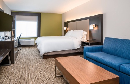 Coon Rapids Hotel | Holiday Inn Express Minneapolis/Coon Rapids/Blaine by IHG