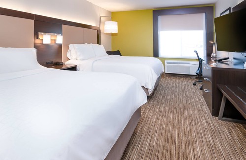 Coon Rapids Hotel | Holiday Inn Express Minneapolis/Coon Rapids/Blaine by IHG