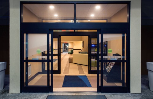 Nicholasville Hotel | Holiday Inn Express Nicholasville by IHG