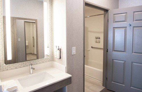 Oakdale Hotel | Holiday Inn Express Oakdale by IHG