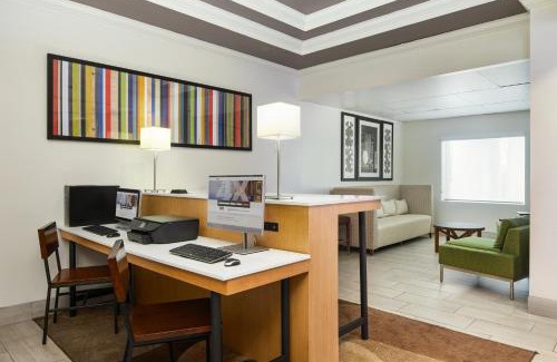 Palatka Hotel | Holiday Inn Express Palatka Northwest by IHG