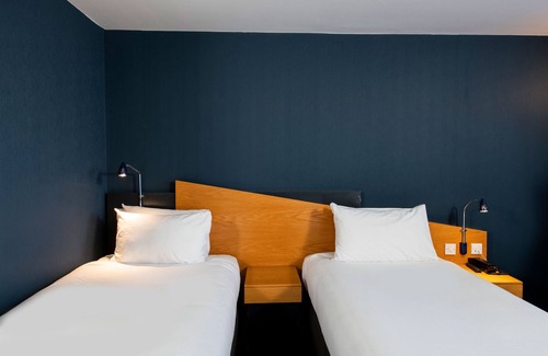 Alwalton Hotel | Holiday Inn Express Peterborough by IHG