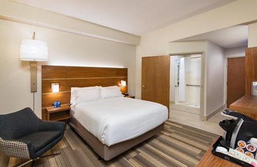 Peoria Hotel | Holiday Inn Express Peoria North - Glendale by IHG