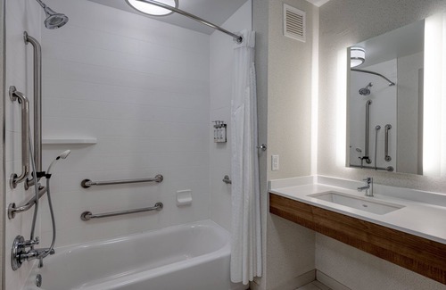 Radcliff Hotel | Holiday Inn Express Radcliff-Fort Knox by IHG