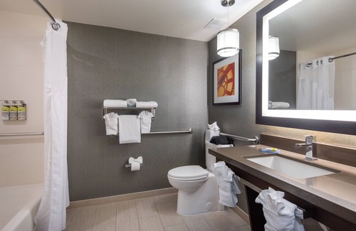 Staumbaugh Heller Hotel | Holiday Inn Express Redwood City-Central by IHG