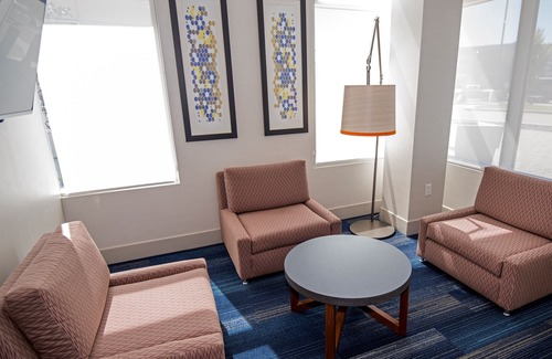 Red Deer Hotel | Holiday Inn Express Red Deer North by IHG