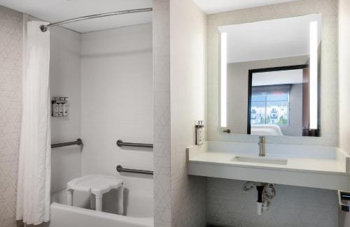 Rochester Hotel | Holiday Inn Express Rochester South - Mayo Area by IHG