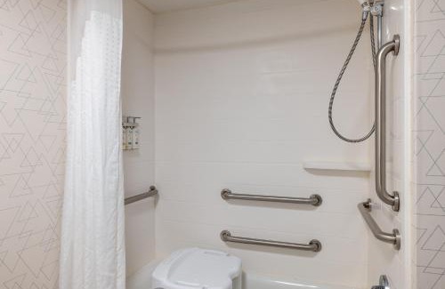 Rochester Hotel | Holiday Inn Express Rochester South - Mayo Area by IHG