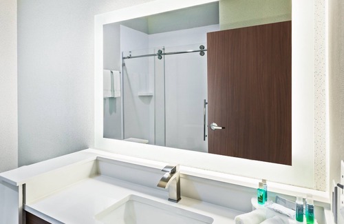 Coffeyville Hotel | Holiday Inn Express & Suites Coffeyville by IHG