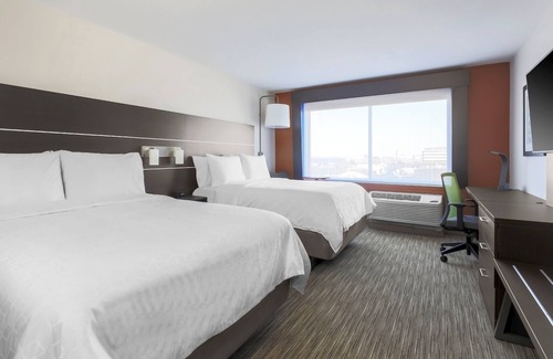 O'Hare Hotel | Holiday Inn Express & Suites Chicago O'Hare Airport by IHG