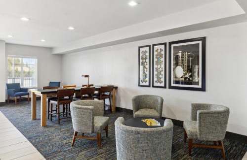 North Whisman Hotel | Holiday Inn Express & Suites Mountain View Silicon Valley by IHG