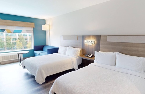 Schaumburg Hotel | Holiday Inn Express & Suites Chicago Schaumburg by IHG