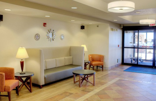 Sioux Center Hotel | Holiday Inn Express & Suites Sioux Center by IHG