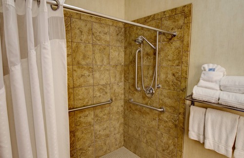 Sioux Center Hotel | Holiday Inn Express & Suites Sioux Center by IHG