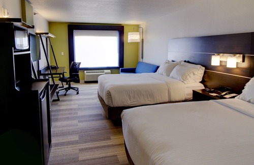 Sioux Center Hotel | Holiday Inn Express & Suites Sioux Center by IHG
