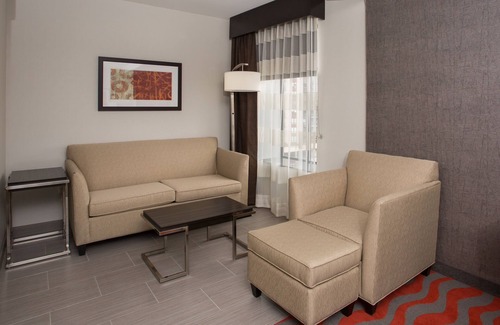 Metro Center Hotel | Holiday Inn Express Springfield Downtown by IHG