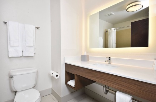 Selma Hotel | Holiday Inn Express Selma by IHG