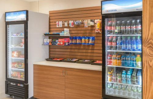 Southington Hotel | Holiday Inn Express Southington by IHG