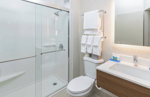 Southington Hotel | Holiday Inn Express Southington by IHG