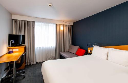 Tillicoultry Hotel | Holiday Inn Express Stirling by IHG