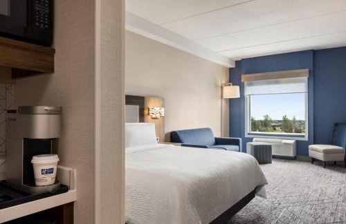 Strathroy Hotel | Holiday Inn Express - Strathroy by IHG