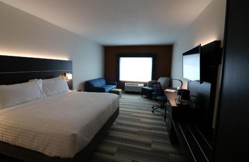 Coffeyville Hotel | Holiday Inn Express & Suites - Coffeyville by IHG