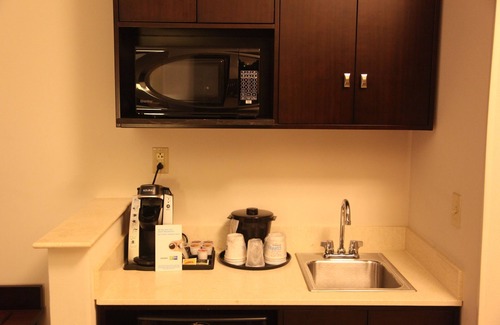 LaVale Hotel | Holiday Inn Express & Suites Cumberland - La Vale by IHG
