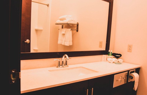 LaVale Hotel | Holiday Inn Express & Suites Cumberland - La Vale by IHG