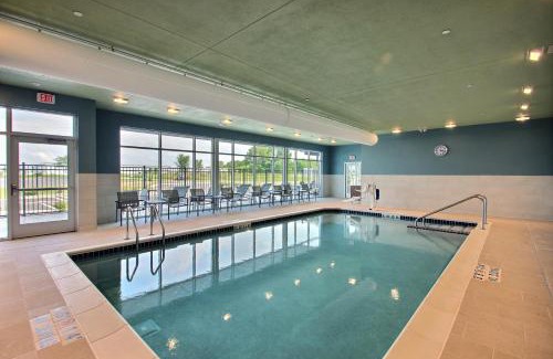 Fond du Lac Hotel | Holiday Inn Express & Suites Fond Du Lac by IHG