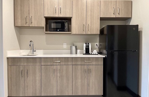 Fort Smith Hotel | Holiday Inn Express & Suites Ft. Smith Airport by IHG