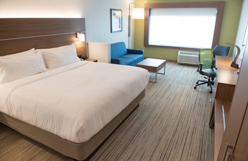 Fort Wayne Hotel | Holiday Inn Express & Suites Fort Wayne North by IHG