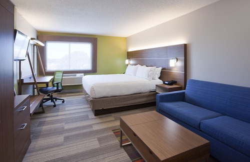 Golden Valley Hotel | Holiday Inn Express & Suites Minneapolis – West End by IHG