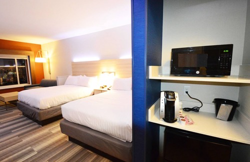 Perrysburg Hotel | Holiday Inn Express & Suites Toledo South - Perrysburg by IHG