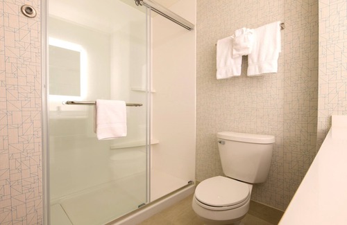 Port Huron Hotel | Holiday Inn Express & Suites Port Huron by IHG