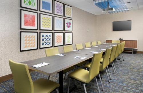 North San Antonio - SAT Hotel | Holiday Inn Express & Suites San Antonio North-Windcrest by IHG