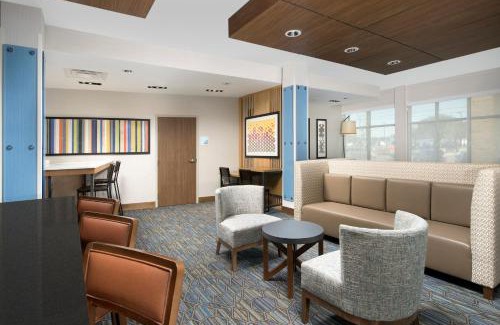 North San Antonio - SAT Hotel | Holiday Inn Express & Suites San Antonio North-Windcrest by IHG