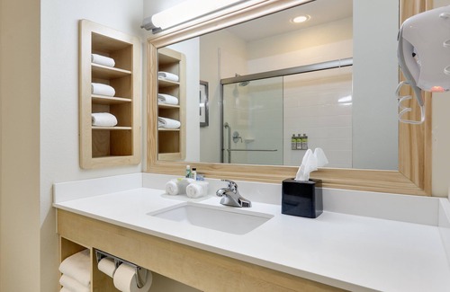 Brooks City Base Hotel | Holiday Inn Express & Suites San Antonio - Brooks City Base by IHG