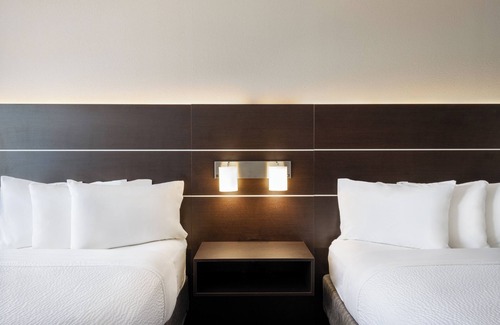Forest Oaks Hotel | Holiday Inn Express & Suites Spring Hill by IHG
