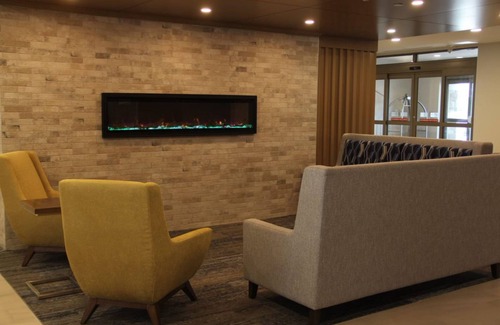 Huntsville Hotel | Holiday Inn Express & Suites Huntsville by IHG