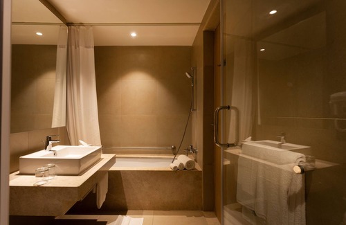 Hoskote Hotel | Holiday Inn Express & Suites Bengaluru Old Madras Road by IHG